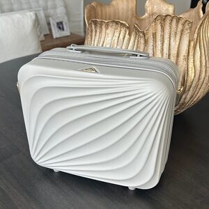 TRIFORCE TRAVEL CASE